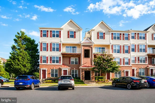 $419,872 | 13390 Spofford Road, Unit 302, Herndon, VA 20171