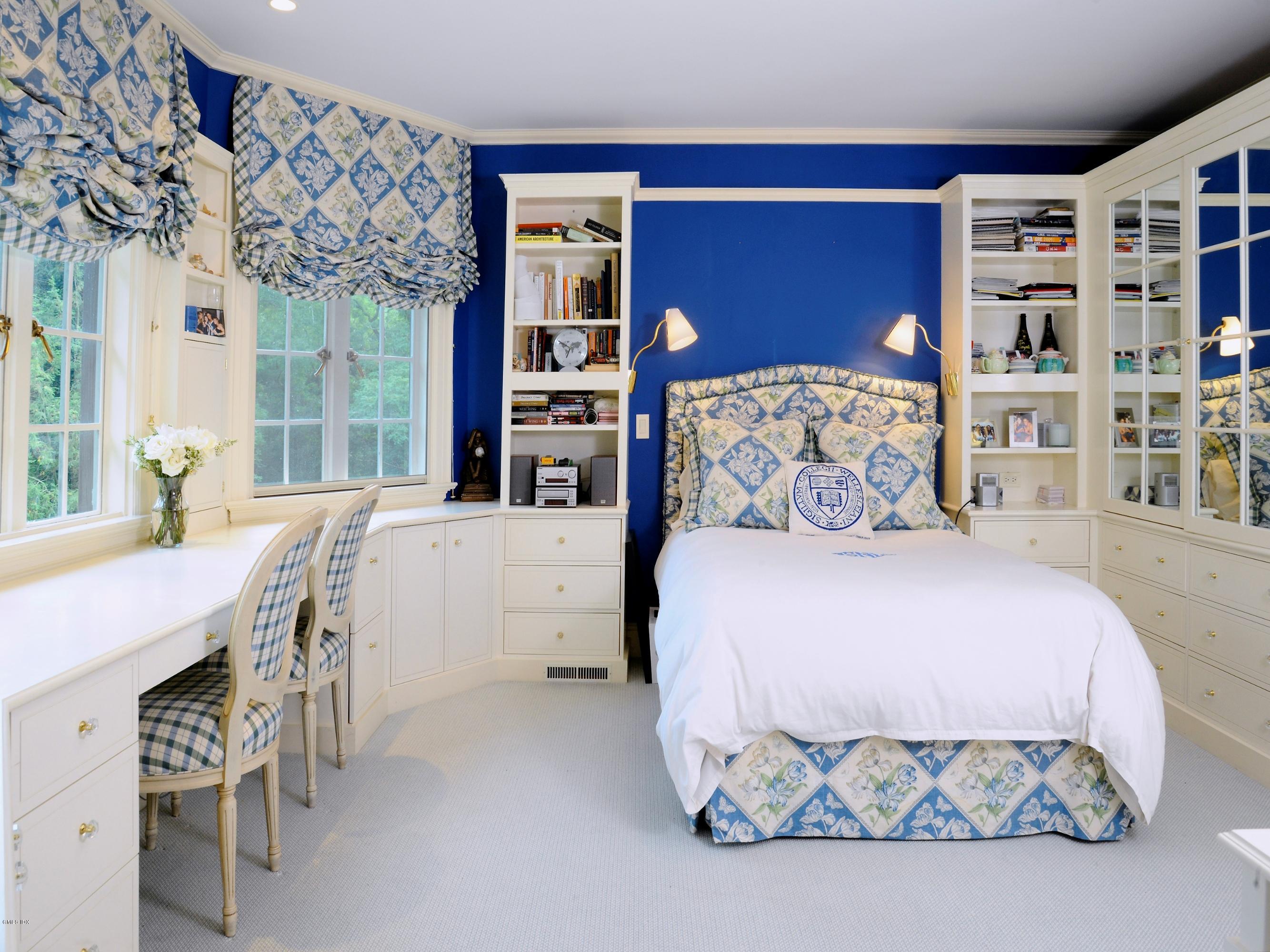 155 Pecksland Road Greenwich, CT 06831 - Photo 14 of 19 Family Bedroom