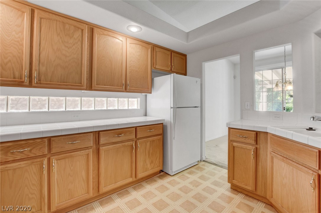 17 Rising Sun Court Henderson, NV 89074 - Photo 11 of 37 Gallery Image 11