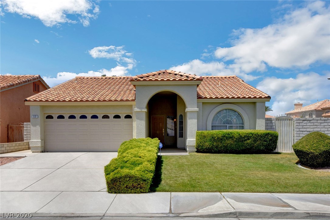 17 Rising Sun Court Henderson, NV 89074 - Photo 2 of 37 Gallery Image 2