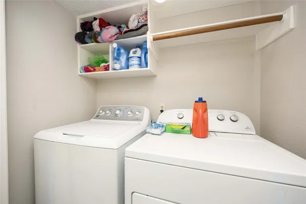 $349,990 | 414 Welford Lane, Highlands, TX 77562