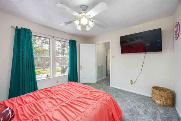 $349,990 | 414 Welford Lane, Highlands, TX 77562