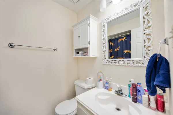 $349,990 | 414 Welford Lane, Highlands, TX 77562