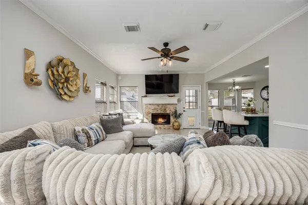 $349,990 | 414 Welford Lane, Highlands, TX 77562