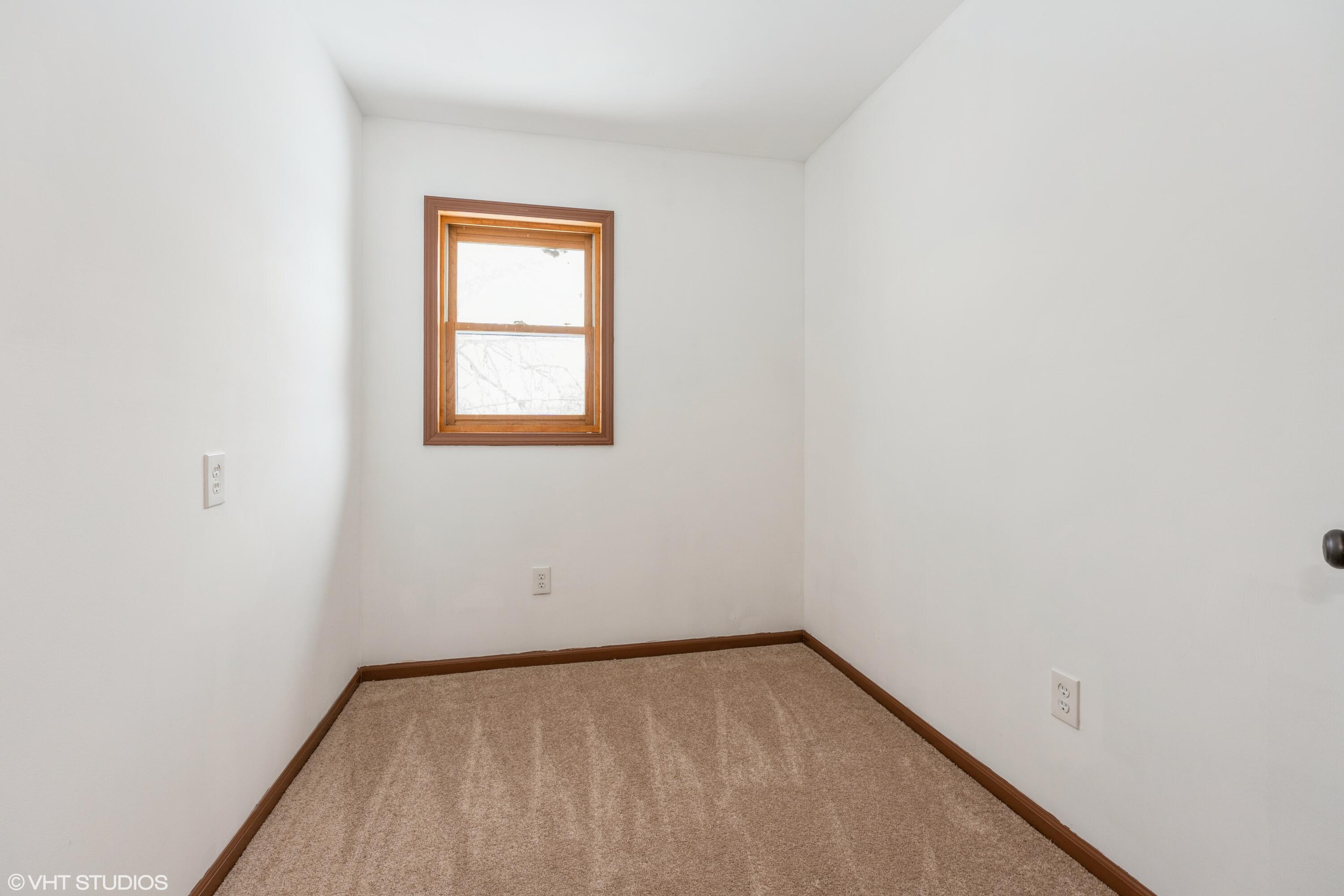 311 Barnhart Road West Coldwater, MI 49036 - Photo 10 of 15 11_311WBARNHARTROAD_2025_officearea_HiRe
