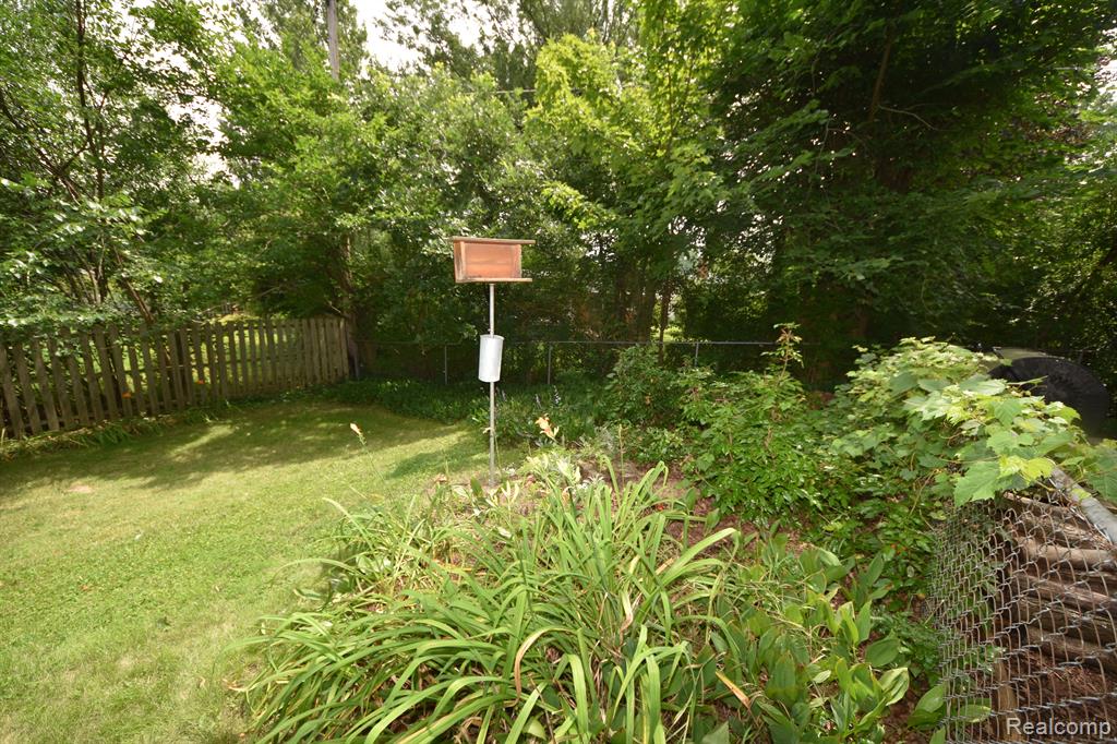 32743 Hearthstone Road Farmington Hills, MI 48334 - Photo 22 of 27