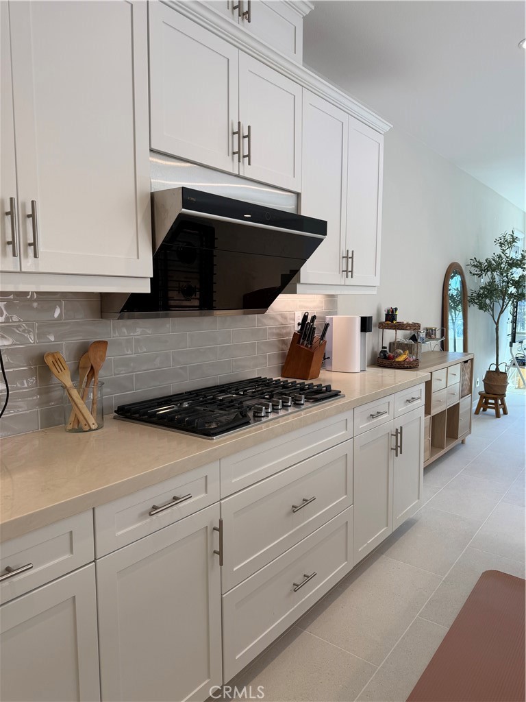 143 Stage Irvine, CA 92618 - Photo 4 of 39 Kitchen 2
