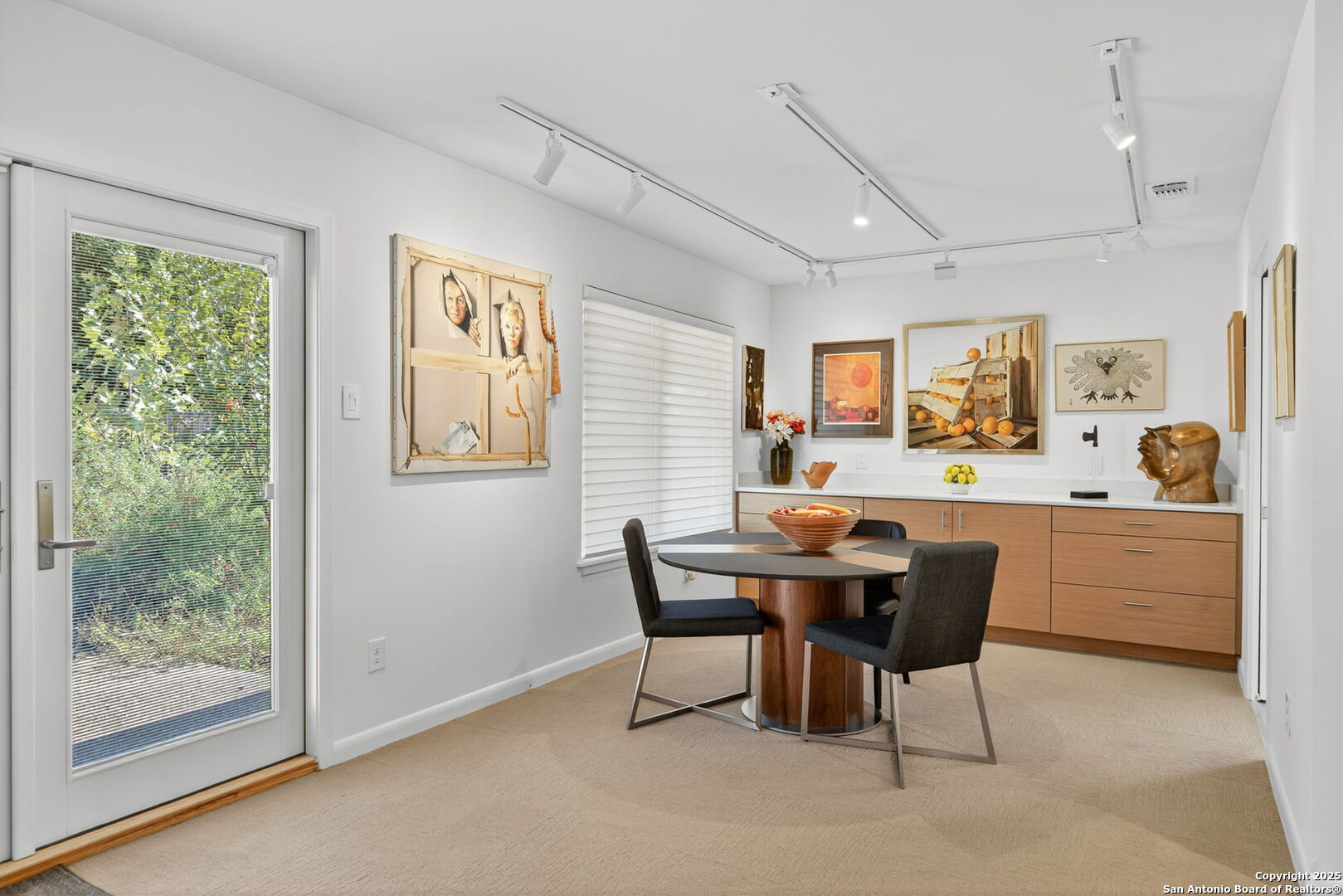 300 Towne Vue Drive Castle Hills, TX 78213 - Photo 14 of 31 a view of a dining room with furniture