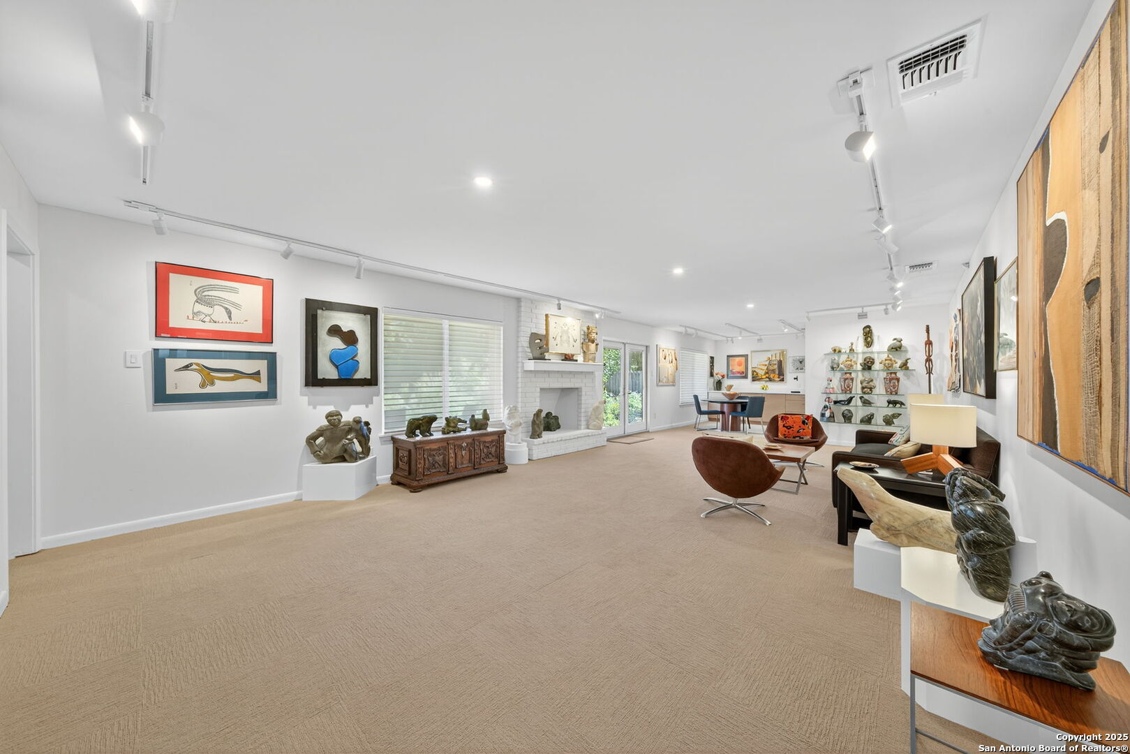 300 Towne Vue Drive Castle Hills, TX 78213 - Photo 5 of 31 a view of a livingroom with furniture and a window
