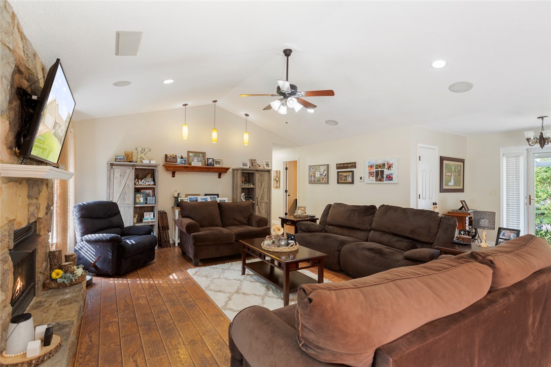 1020 Jody Drive Seneca, SC 29678 - Photo 4 of 25