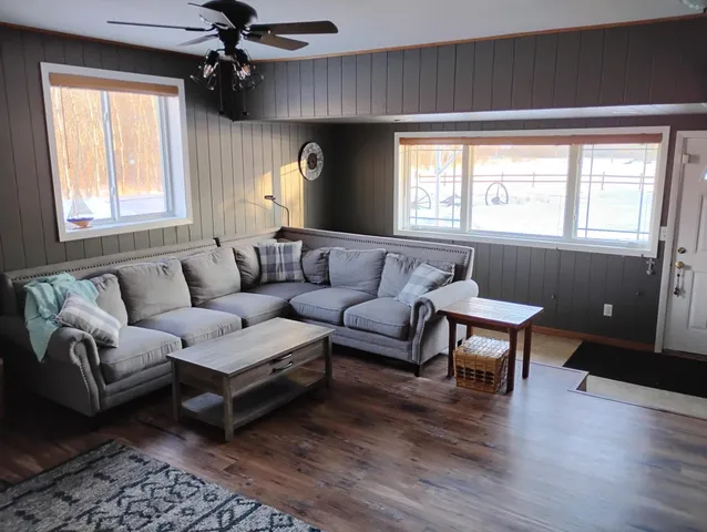 $299,900 | 10496 160th Street Northeast, Thief River Falls, MN 56701