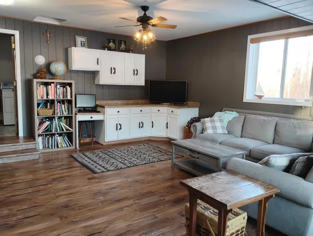 $299,900 | 10496 160th Street Northeast, Thief River Falls, MN 56701