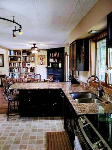 $299,900 | 10496 160th Street Northeast, Thief River Falls, MN 56701