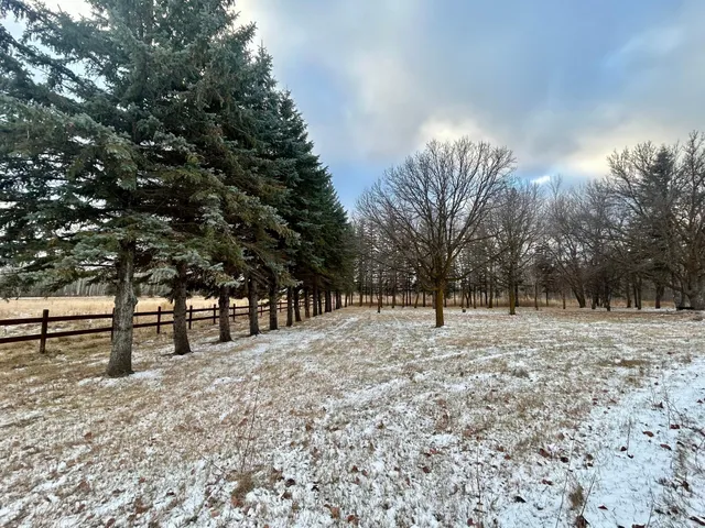 $299,900 | 10496 160th Street Northeast, Thief River Falls, MN 56701