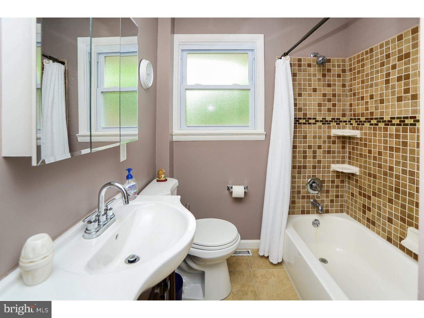 623 Georgetown Road Deptford, NJ 08090 - Photo 20 of 25 Bathroom
