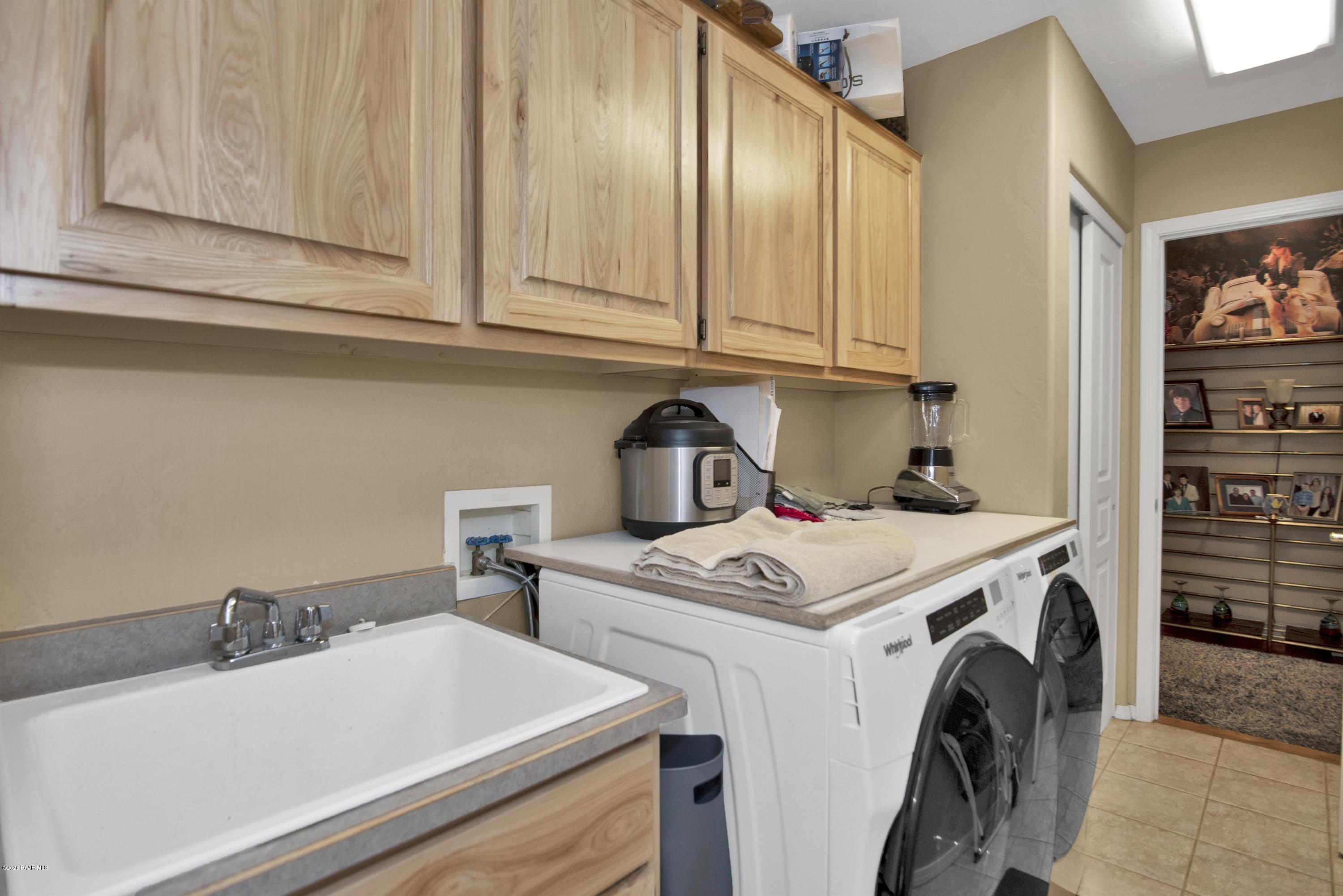 1815 Grandview Road Prescott, AZ 86305 - Photo 23 of 41 023_Laundry Room