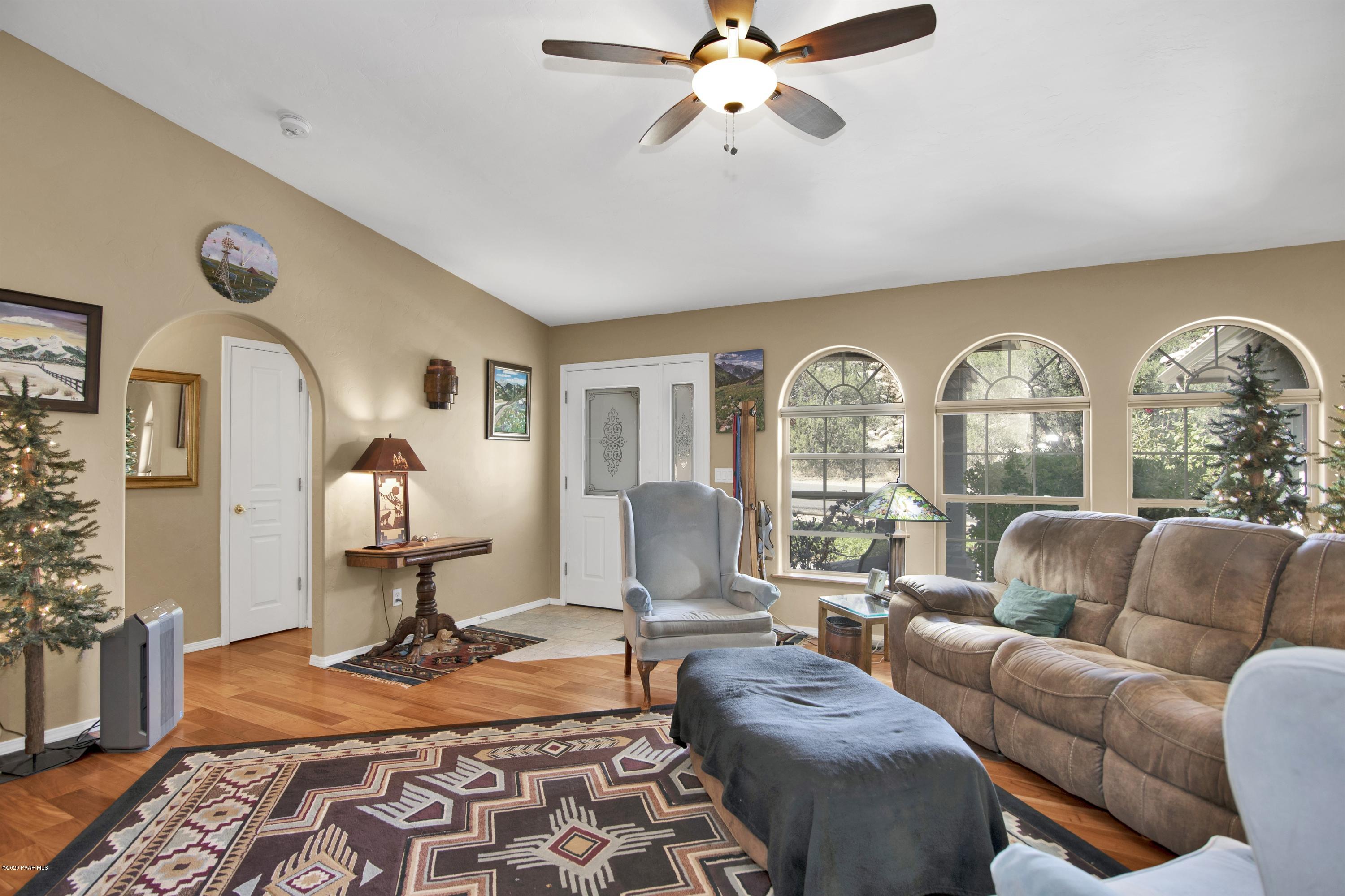 1815 Grandview Road Prescott, AZ 86305 - Photo 5 of 41 005_Cozy Living Room