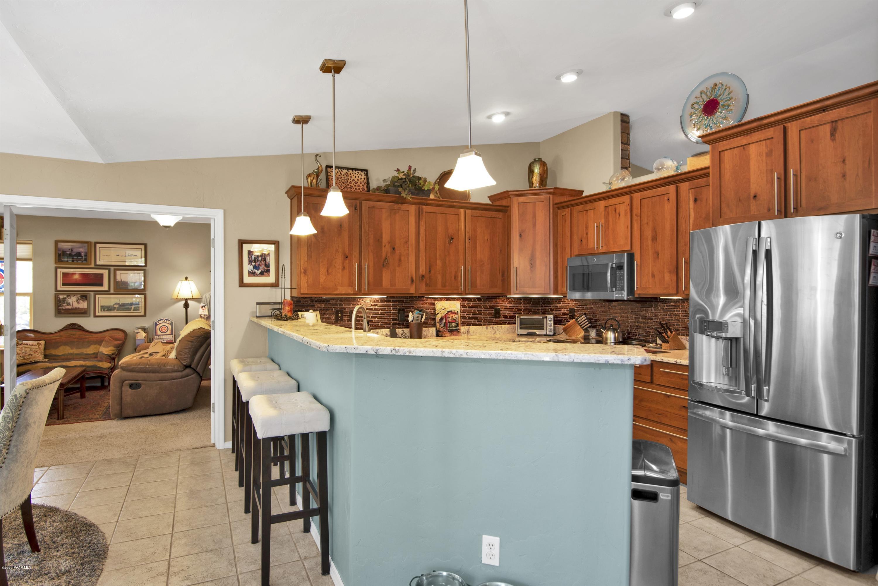 1815 Grandview Road Prescott, AZ 86305 - Photo 6 of 41 006_Breakfast Bar