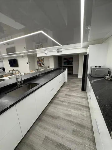 $3,200 | 340 Sunset Drive, Unit 1404, Fort Lauderdale, FL 33301