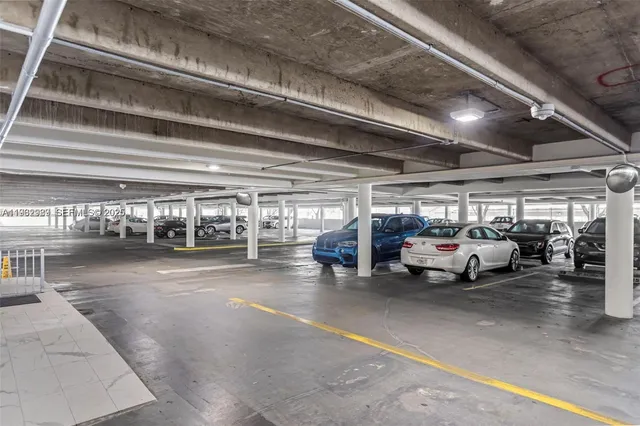 $3,200 | 340 Sunset Drive, Unit 1404, Fort Lauderdale, FL 33301