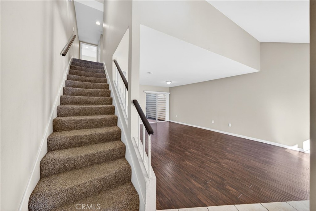 14380 Foothill Boulevard Sylmar, CA 91342 - Photo 13 of 27 a view of entryway