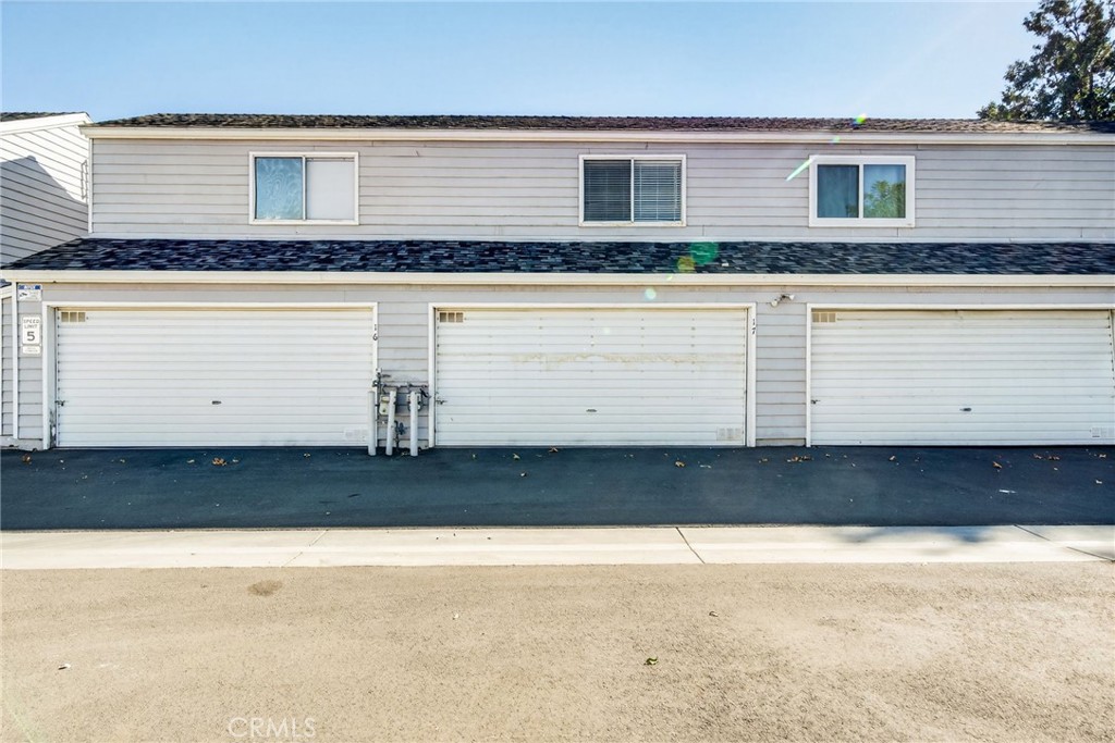 14380 Foothill Boulevard Sylmar, CA 91342 - Photo 25 of 27 a view of front door