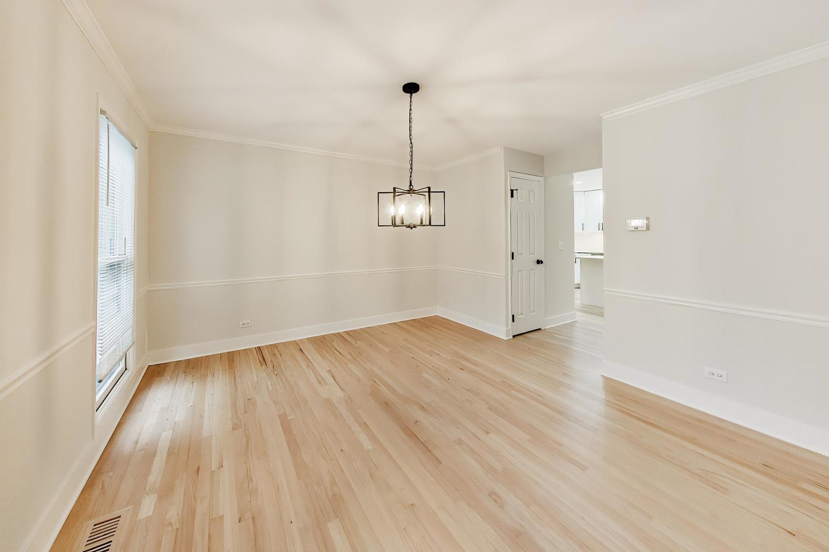 251 Perth Road Cary, IL 60013 - Photo 7 of 20