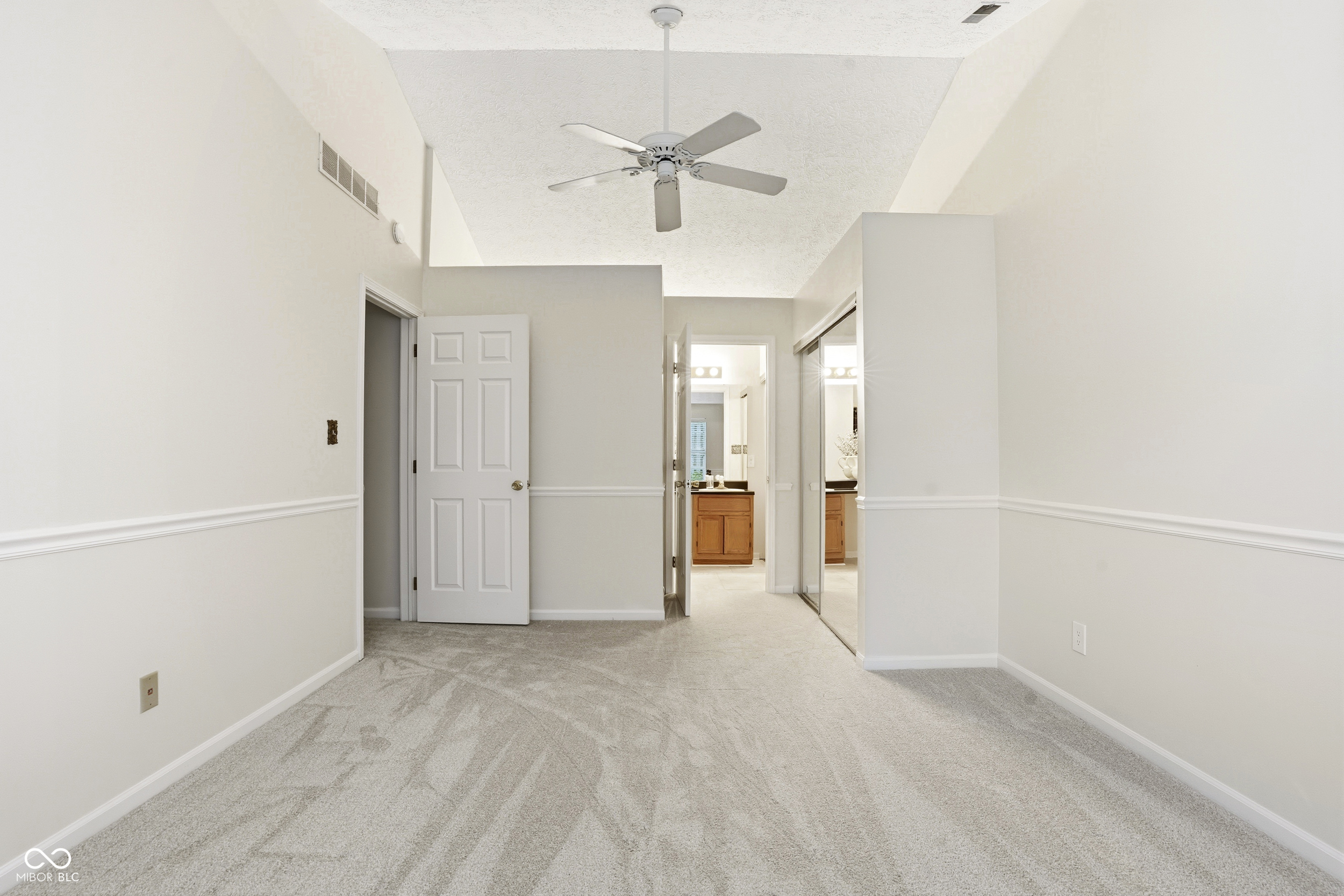 9652 Pine Ridge E Drive Fishers, IN 46038 - Photo 11 of 22