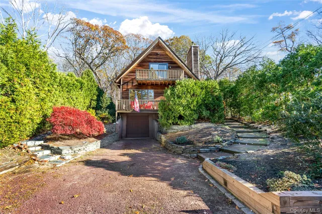 $695,000 | 8 Hill Drive, Riverhead, NY 11901