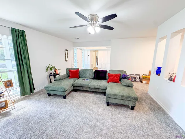 $215,000 | 20005 Oakwood Drive, Ponchatoula, LA 70454