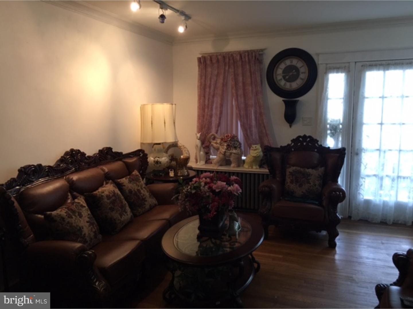 251 Avon Road Upper Darby, PA 19082 - Photo 5 of 17 Living Room