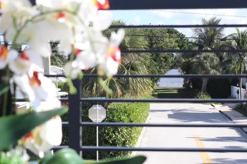 $2,900,000 | 1801 North Lakeside Drive, Lake Worth Beach, FL 33460