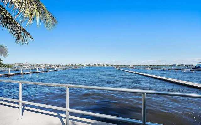 $2,900,000 | 1801 North Lakeside Drive, Lake Worth Beach, FL 33460