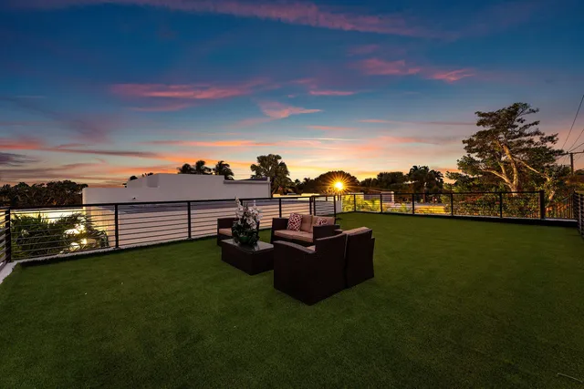 $2,900,000 | 1801 North Lakeside Drive, Lake Worth Beach, FL 33460