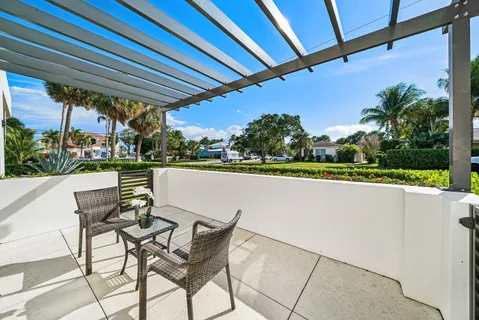 $2,900,000 | 1801 North Lakeside Drive, Lake Worth Beach, FL 33460