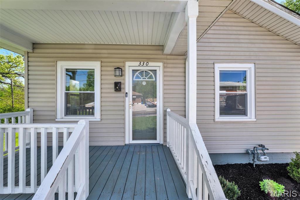330 Chambers Road Riverview, MO 63137 - Photo 4 of 33