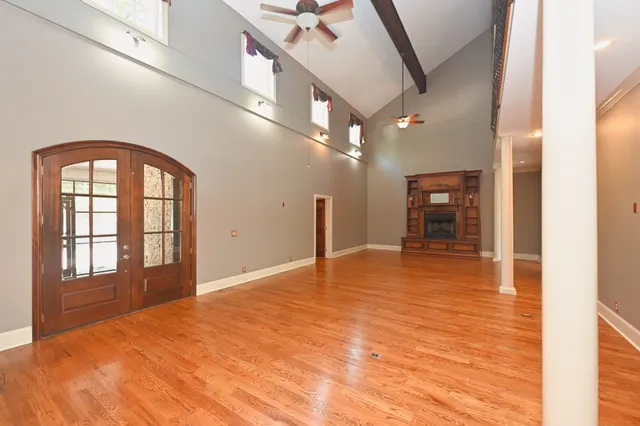 a view of a workspace with furniture