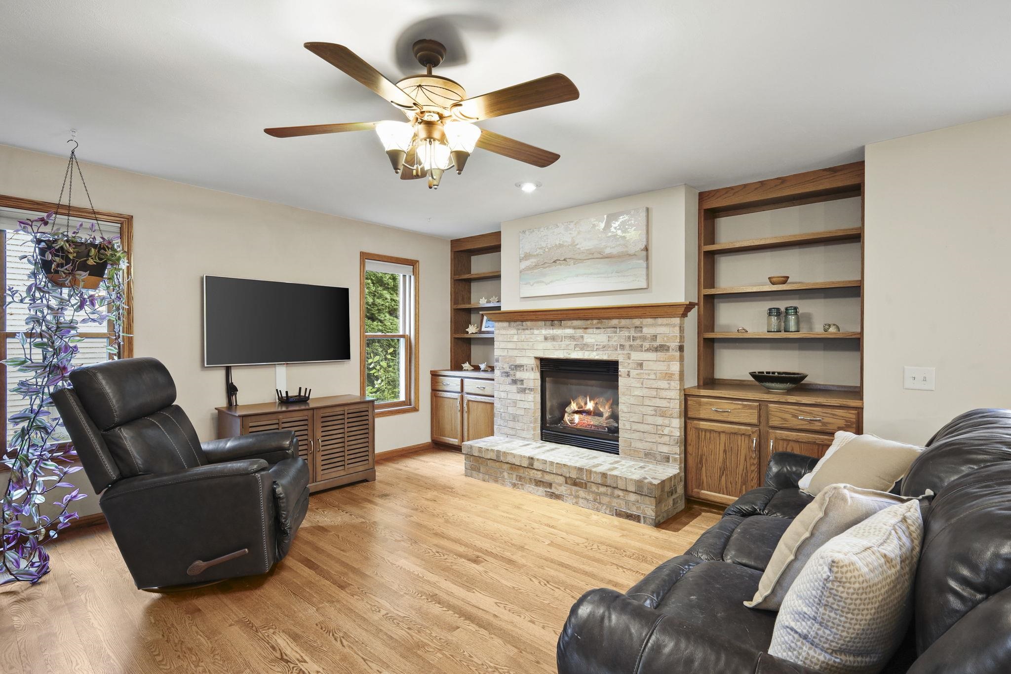 435 Ash Street Oregon, WI 53575 - Photo 4 of 40
