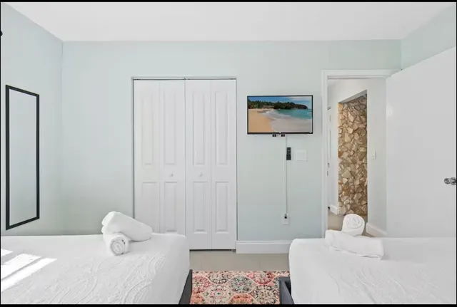 $5,000 | 304 Southeast 4th Street, Dania Beach, FL 33004