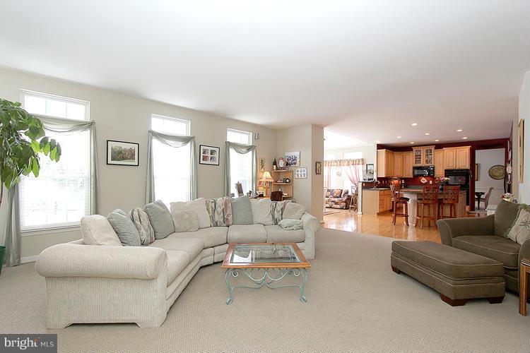 14415 Autumn Crest Road Boyds, MD 20841 - Photo 13 of 26 Family Room