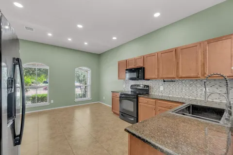 $339,500 | 310 Baldwin Street, Hutto, TX 78634