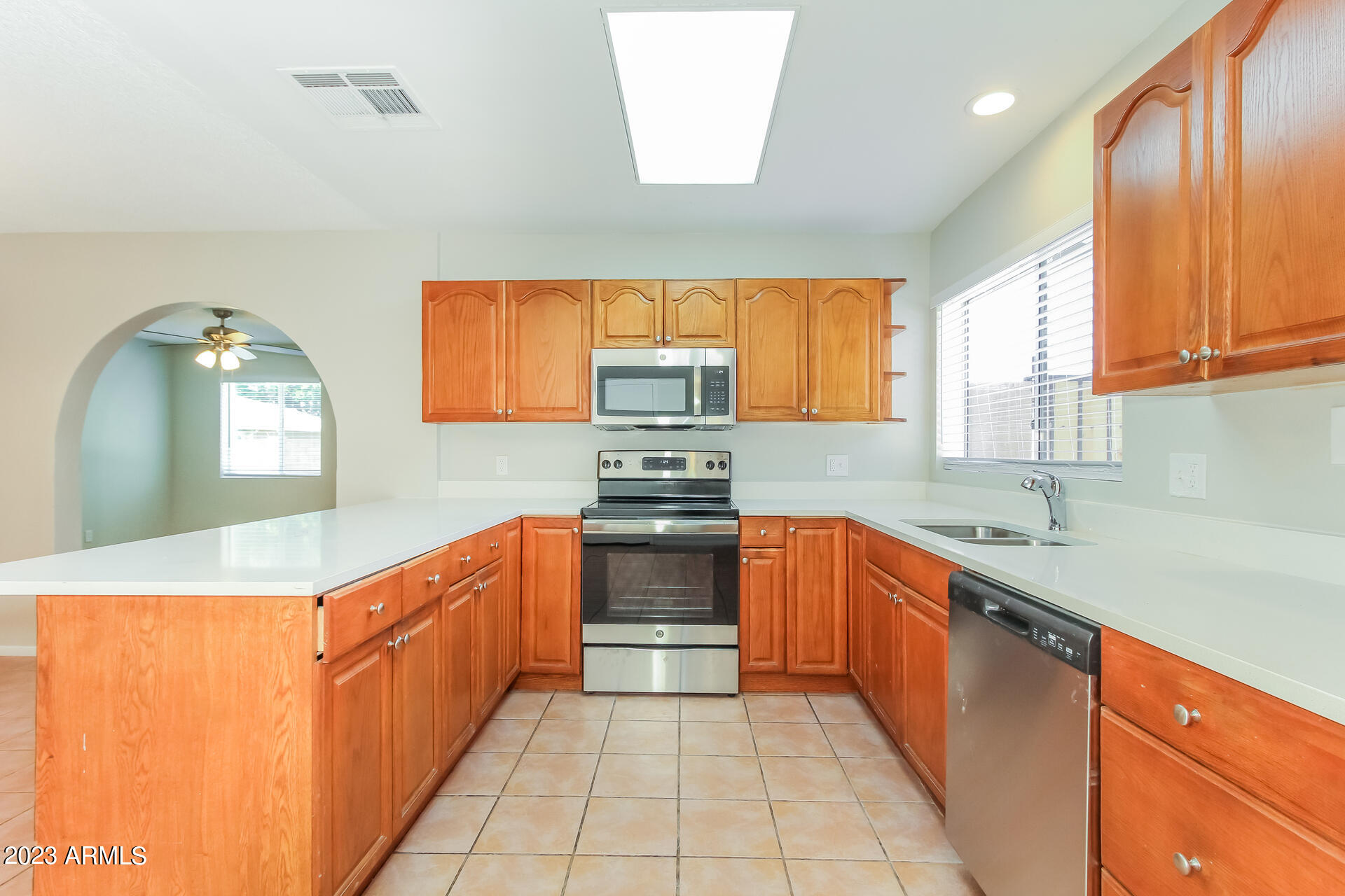 6127 West Nancy Road Glendale, AZ 85306 - Photo 5 of 16 005-photo-kitchen-11063619