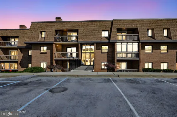 $179,900 | 5420 Valley Green Drive, Unit C4, Wilmington, DE 19808