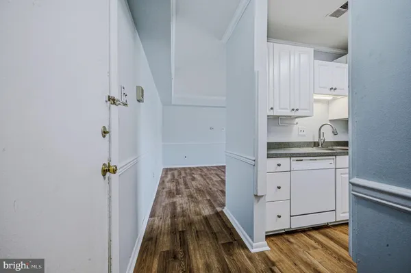 $179,900 | 5420 Valley Green Drive, Unit C4, Wilmington, DE 19808