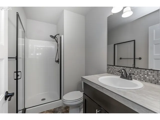 $715,000 | 8070 Southwest 195th Avenue, Beaverton, OR 97007