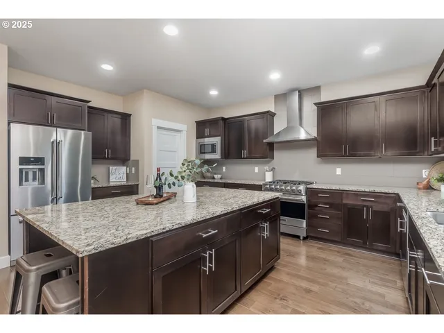 $715,000 | 8070 Southwest 195th Avenue, Beaverton, OR 97007