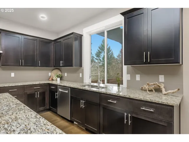 $715,000 | 8070 Southwest 195th Avenue, Beaverton, OR 97007