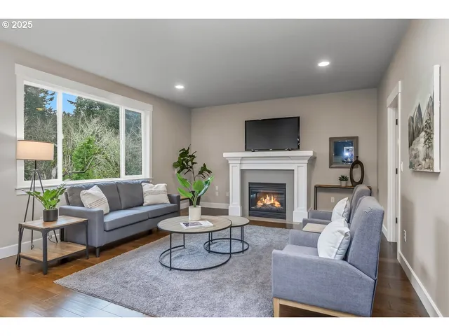 $715,000 | 8070 Southwest 195th Avenue, Beaverton, OR 97007