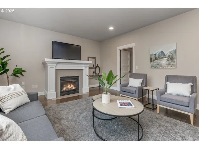 $715,000 | 8070 Southwest 195th Avenue, Beaverton, OR 97007