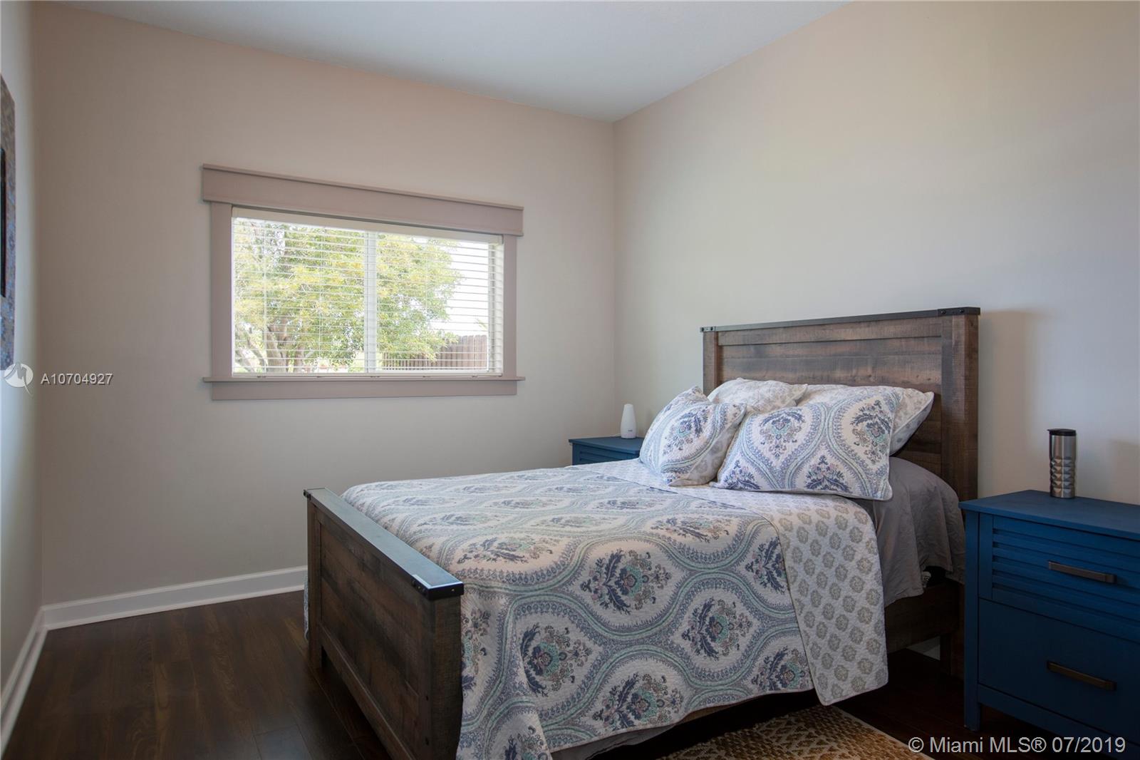 13563 Southwest 124th Avenue Road Miami, FL 33186 - Photo 12 of 18
